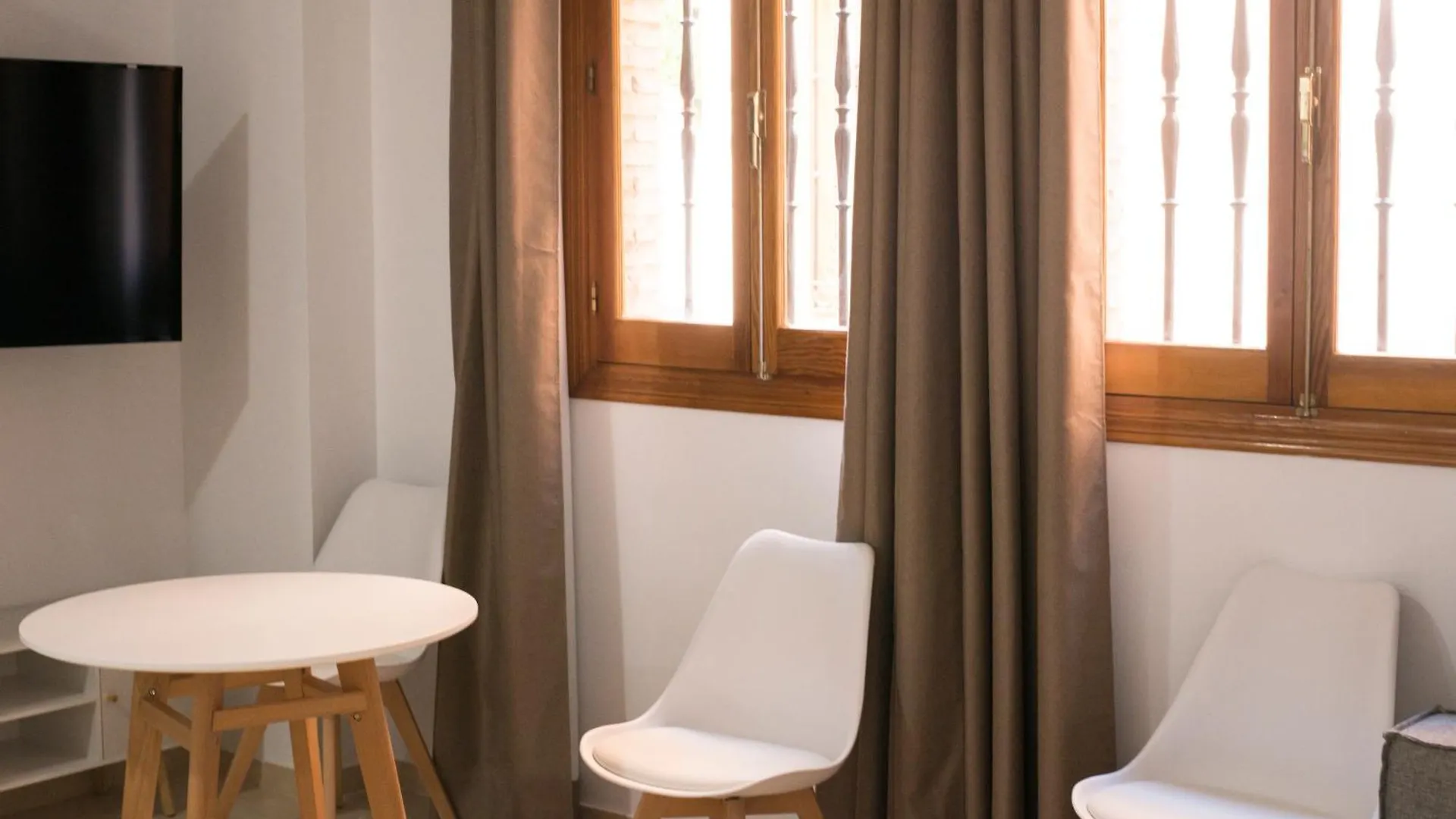 Apartamentos La Pila Del Pato 세비야 스페인
